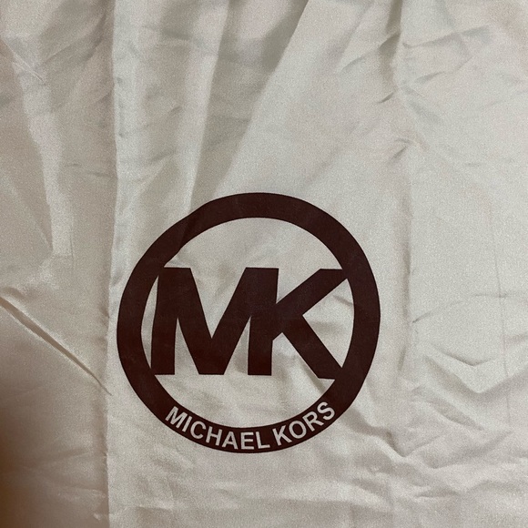 EUC Michael Kors silky dust bag 13 3/4 “X 15”, ivory brown emblem - Picture 2 of 9